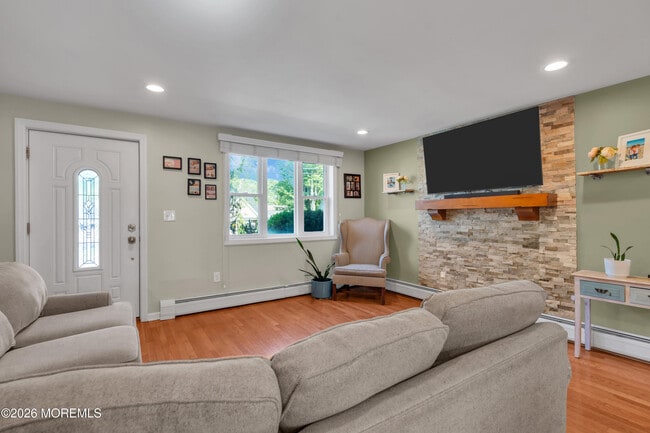 Building Photo - 519 Ryeside Ave