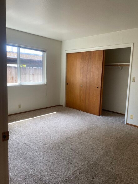 Building Photo - 714 Pine St