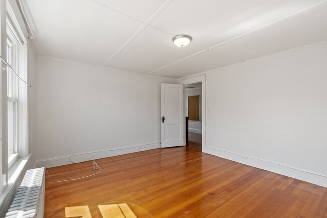 Building Photo - 300 Manet Ave