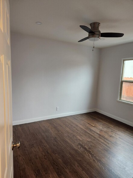 Building Photo - 914 N Olive St