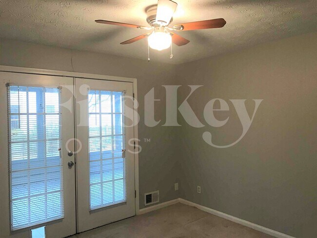 Building Photo - 2029 Abington Ln
