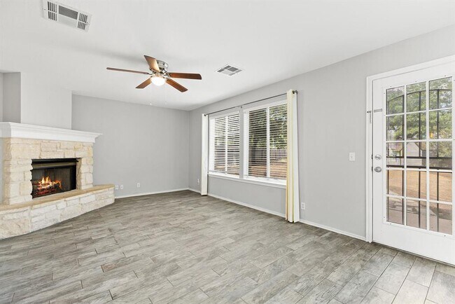 Building Photo - 16802 Bailey Jean Dr