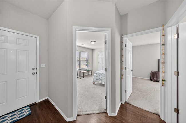 Building Photo - 6804 SW Whitmarsh Rd