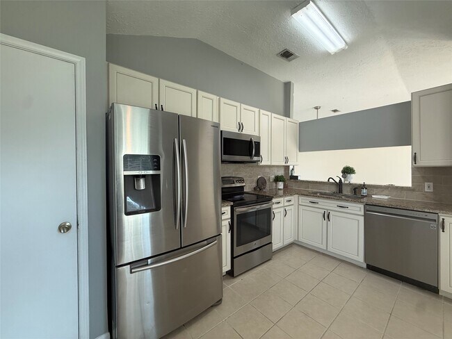 Building Photo - 9838 Golden Eagle St