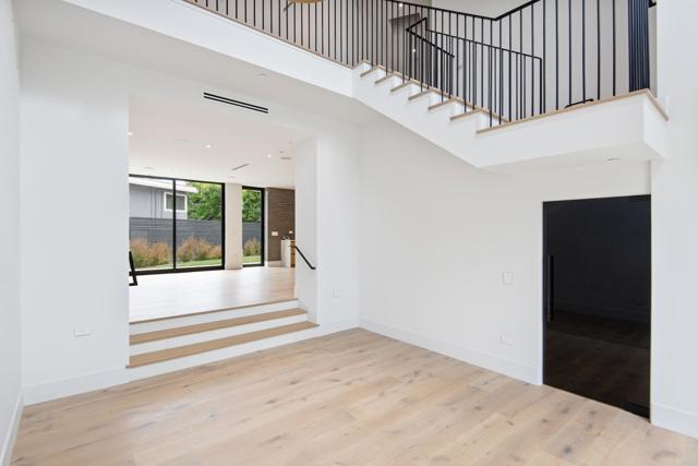 Building Photo - 1030 Centinela Ave