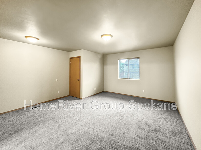 Building Photo - 2714 N Fox Rd