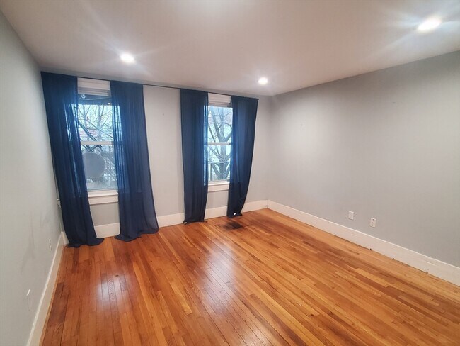 Building Photo - 866 Dorchester Ave