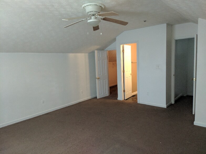 Building Photo - 2355 Wellington Cir