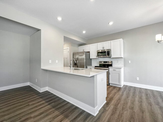 Building Photo - 1404 NE Primrose Ln