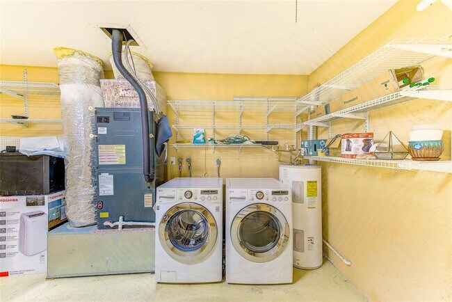 Building Photo - 3471 14th Ave N