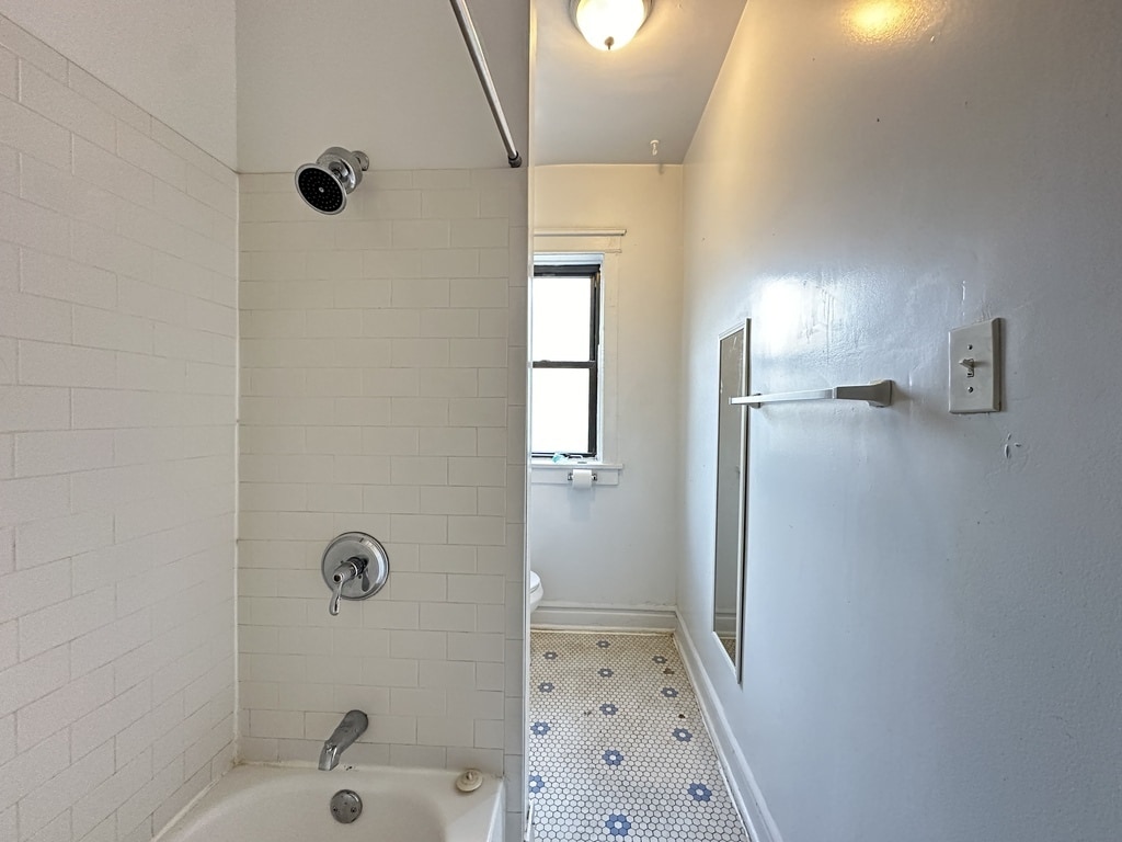 Building Photo - 2522 N Kedzie Blvd