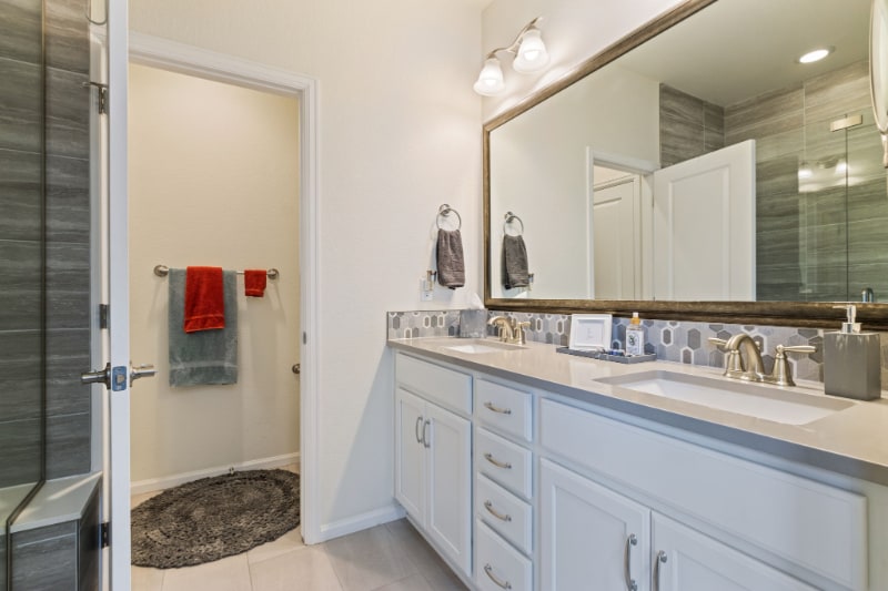 Building Photo - 1940 Shadow Lake Dr