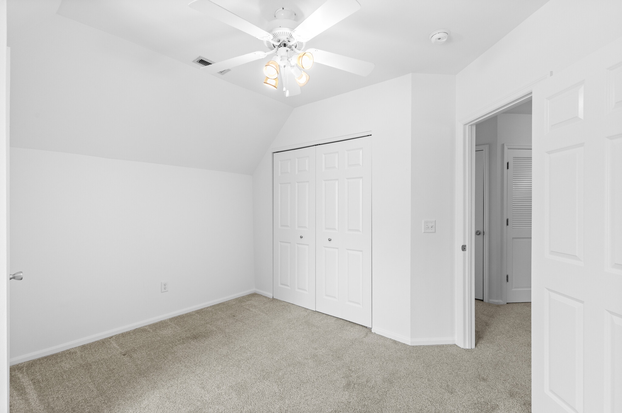 Building Photo - 4414 W Pine Blvd