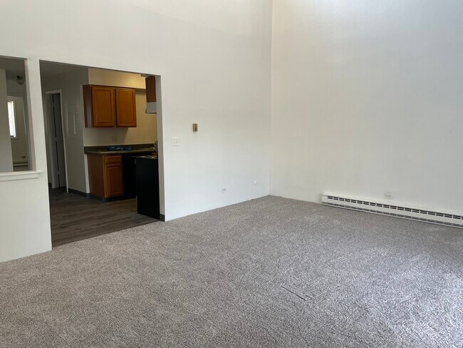 Building Photo - 1023 Kuhn Rd