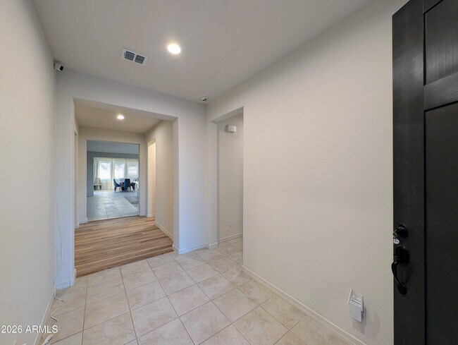 Building Photo - 5902 N 86th Dr