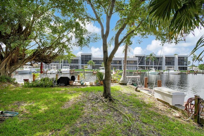 Building Photo - 777 S Federal Hwy