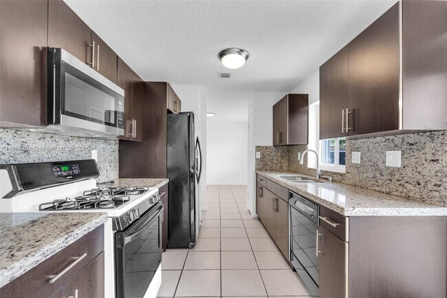Building Photo - 13392 SW 66th Terrace