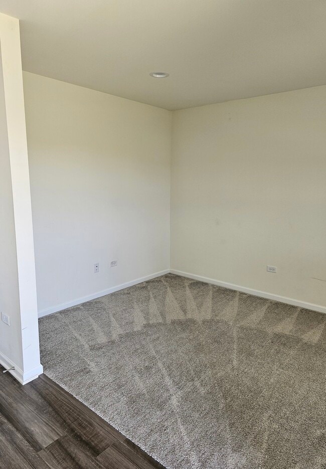 Building Photo - 858 Finley Dr