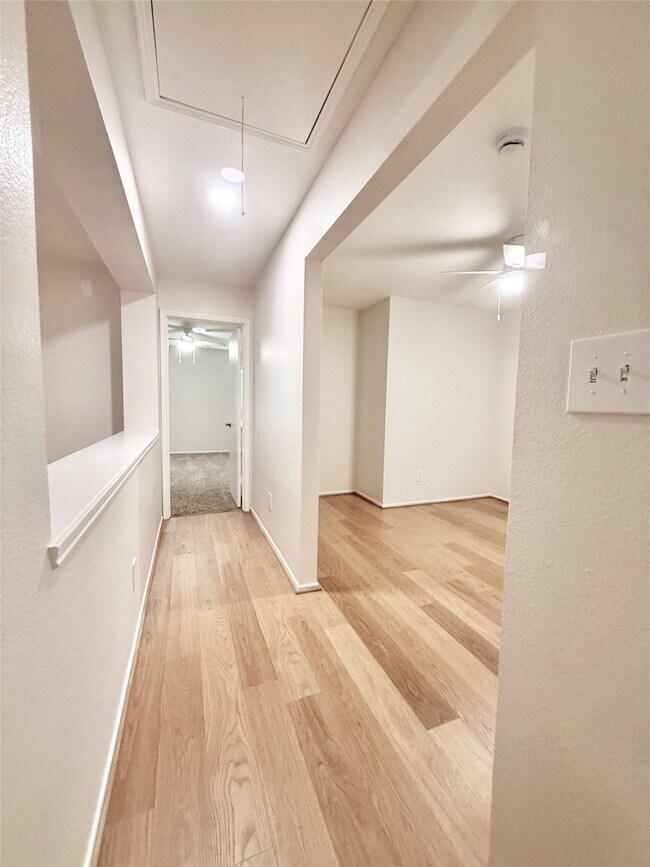 Building Photo - 5718 Highbury Ct