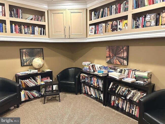 Building Photo - 2465 Army Navy Dr