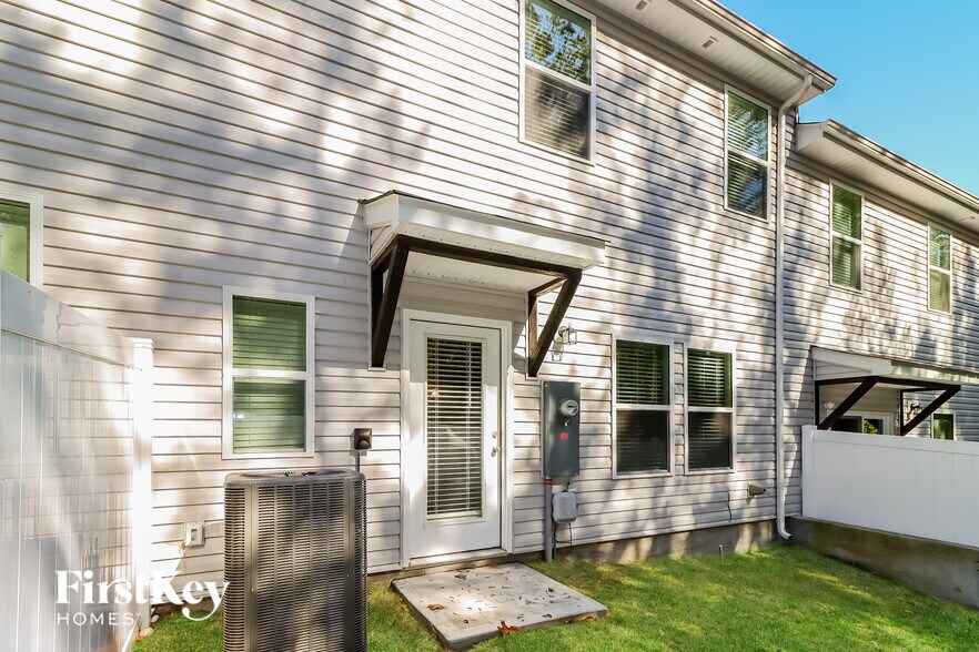 Building Photo - 2092 Cypress Village Dr NW