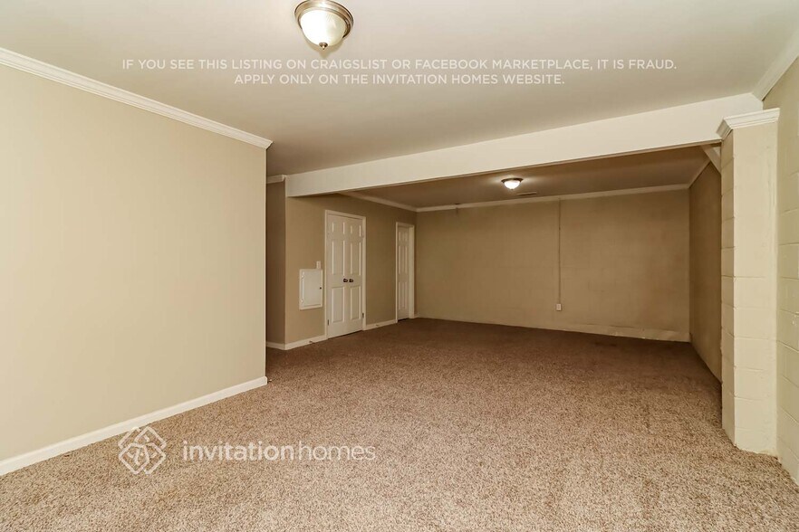 Building Photo - 1965 Sandcreek Dr SW