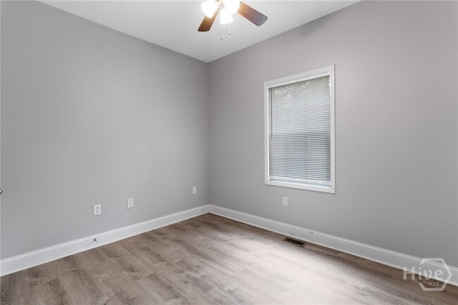Building Photo - 472 First Street