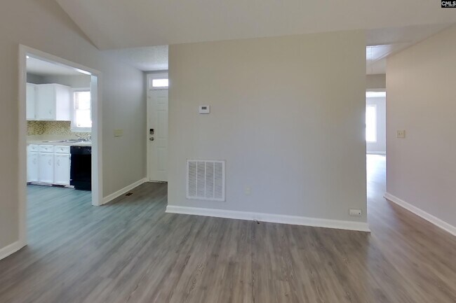Building Photo - 529 Ferncliffe Rd