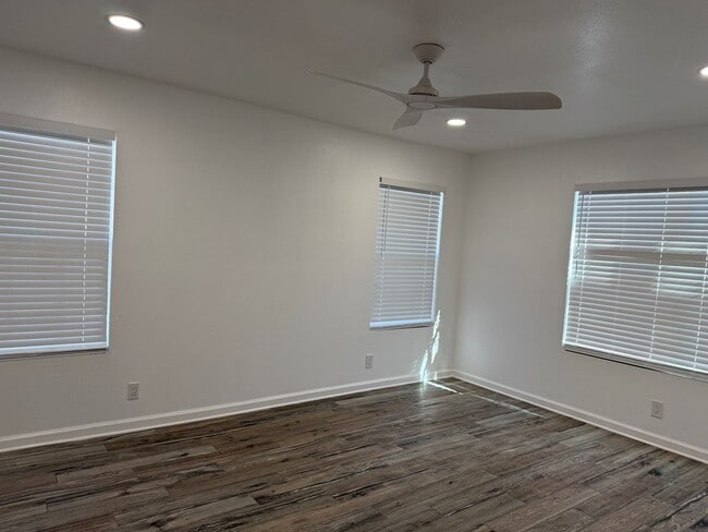 Building Photo - 2711 E 31st St