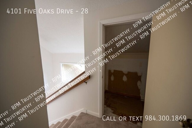 Building Photo - 4101 Five Oaks Dr