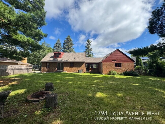 Building Photo - 1798 Lydia Ave W
