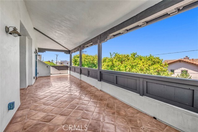 Building Photo - 221 Vía Alameda