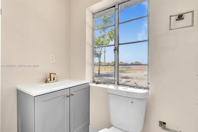 Building Photo - 1600 SW 9th St