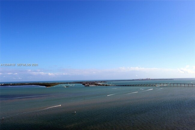 Building Photo - 1155 Brickell Bay Dr