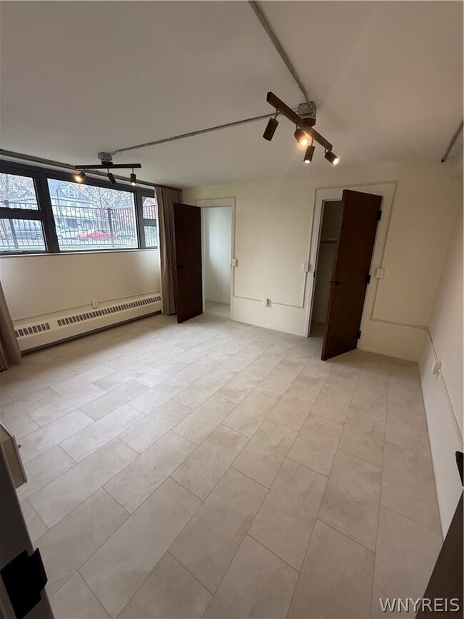 Building Photo - 130 Linwood Ave