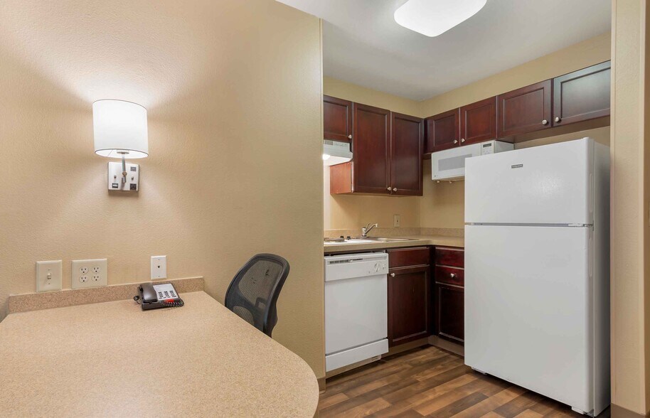 Building Photo - Furnished Studio-Atlanta - Alpharetta - No...