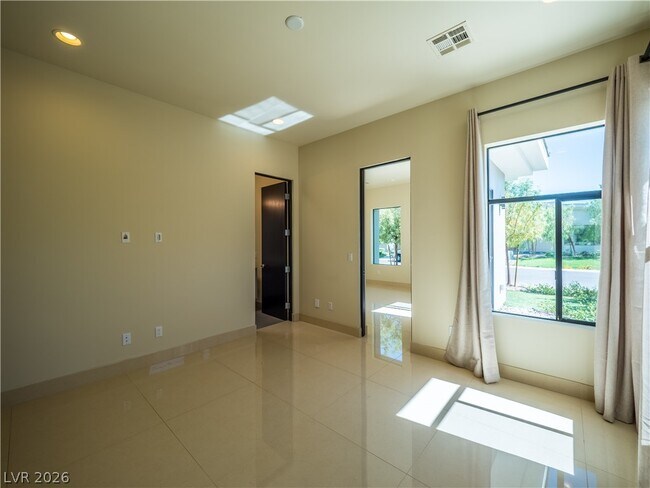 Building Photo - 7447 Yonie Ct