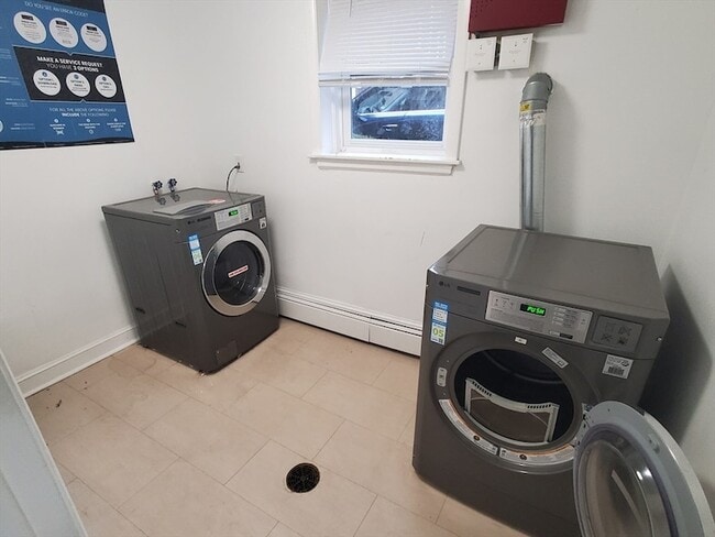 Building Photo - 433 B Sea St