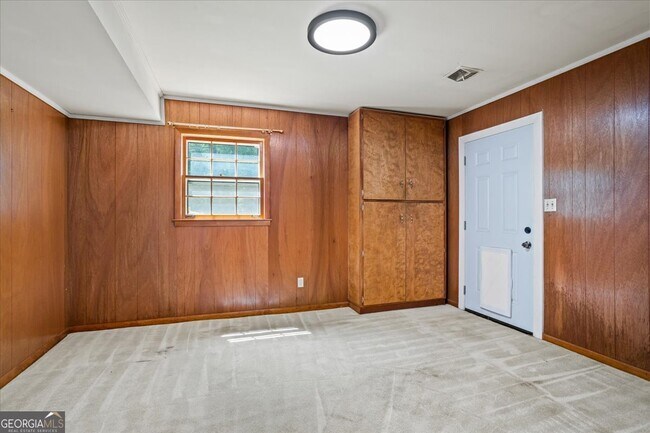 Building Photo - 7121 Forest Dr SE