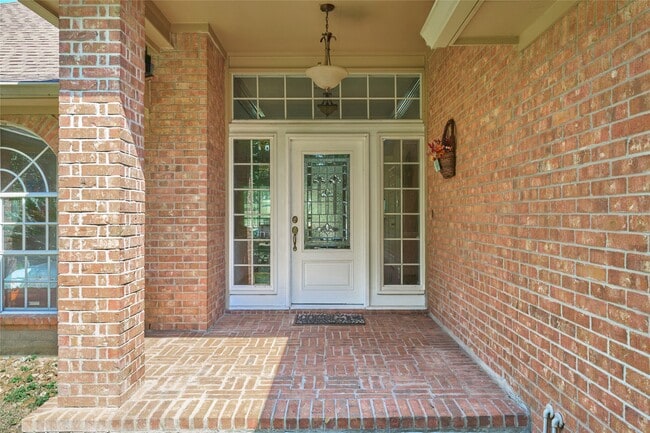 Building Photo - 121 April Waters Dr N