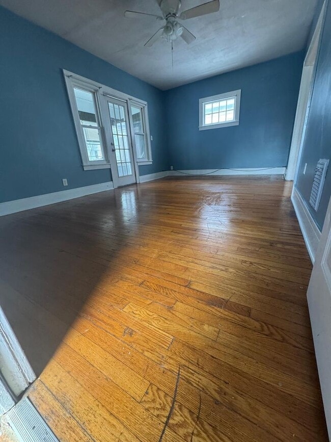 Building Photo - Eastwood Charmer – Updated 3-Bedroom with ...