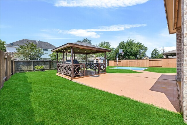 Building Photo - 8127 Edenwood Dr