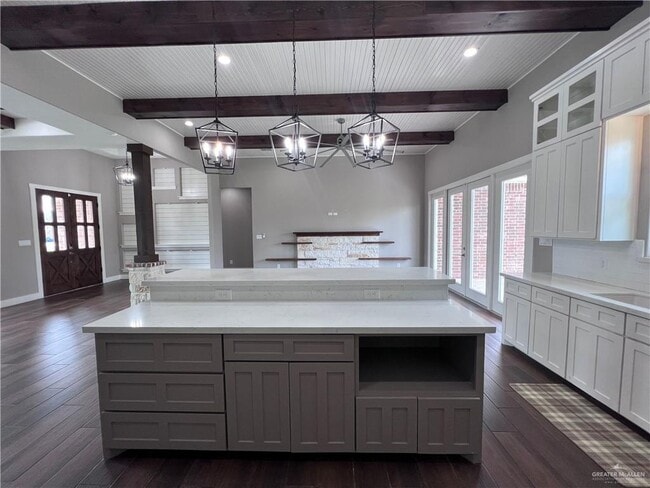 Building Photo - 5605 E Pecan Dr
