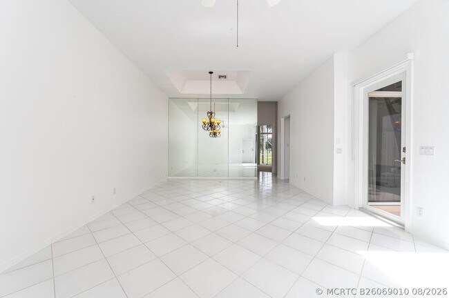 Building Photo - 17282 Bermuda Village Dr