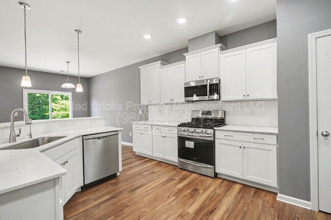 Building Photo - 14419 Rhodes Hall Dr