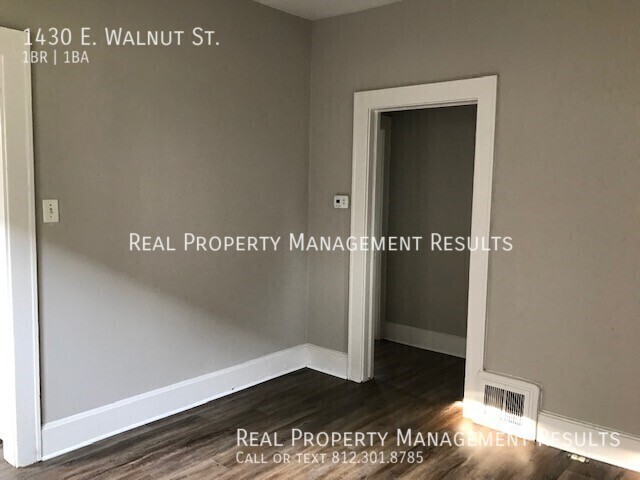 Building Photo - 1430 E Walnut St