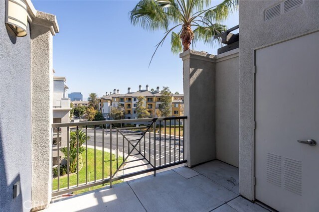 Building Photo - 2400 Scholarship