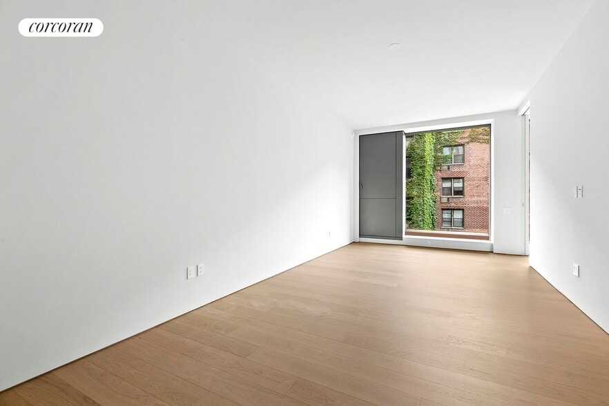 Building Photo - 251 W 14th St