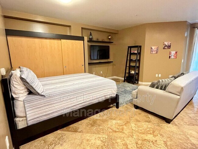 Building Photo - 1551 Fourth Ave