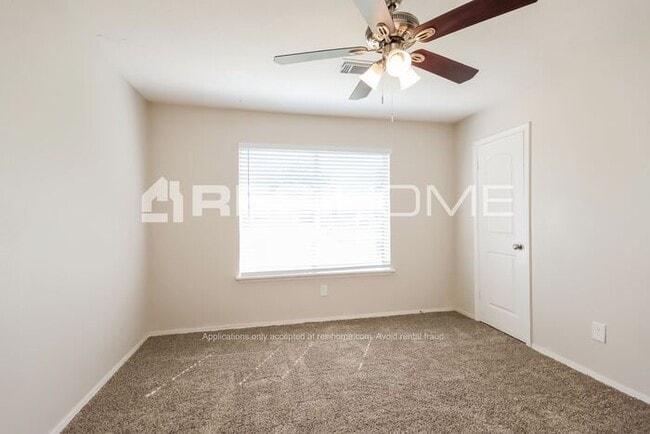 Building Photo - 7127 Kings Dr